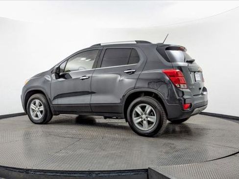 Used 2017 Chevrolet Trax LT w/ LT Convenience Package image 6