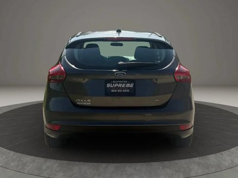 Used 2017 Ford Focus SE FWD image 4
