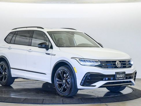 Used 2023 Volkswagen Tiguan SE R-Line FWD image 6