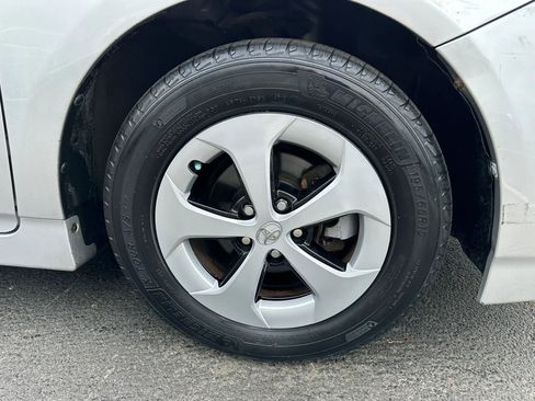 Used 2012 Toyota Prius Two image 12