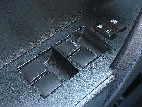 Used 2015 Toyota Corolla L FWD image 23