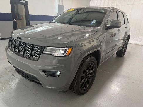 Used 2022 Jeep Grand Cherokee Laredo X AWD/4WD image 37