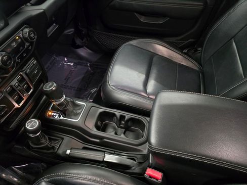 Certified 2021 Jeep Wrangler Unlimited Sahara image 27
