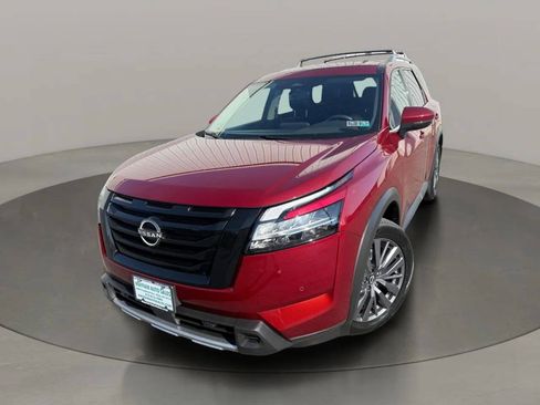 Used 2023 Nissan Pathfinder SL w/ SL Premium Package AWD/4WD image 2
