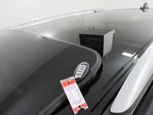 Used 2019 Nissan Pathfinder SL AWD/4WD image 8