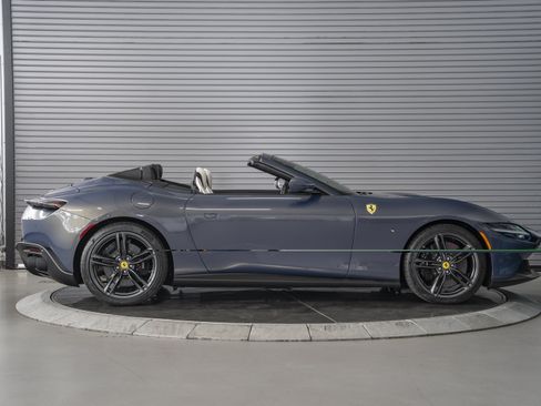 Used 2025 Ferrari Roma Spider RWD image 6