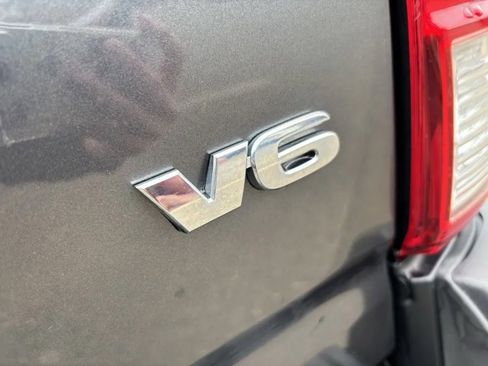 Used 2020 Toyota Tacoma SR image 10