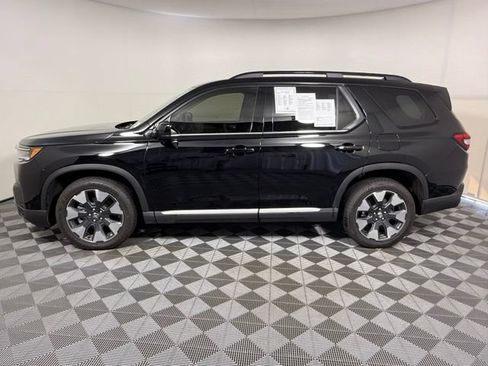 Used 2026 Honda Pilot Elite image 3