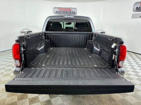 Used 2021 Toyota Tacoma SR5 RWD image 18