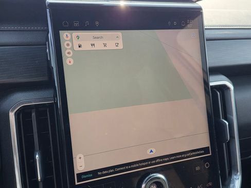 Used 2025 GMC Acadia Elevation image 17