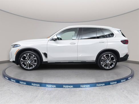 Used 2025 BMW X5 xDrive40i w/ Parking Assistance Package image 9