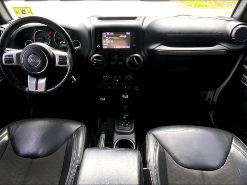 Used 2018 Jeep Wrangler Sport AWD/4WD image 17