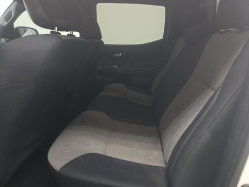 Used 2020 Toyota Tacoma TRD Sport w/ Technology Package image 23