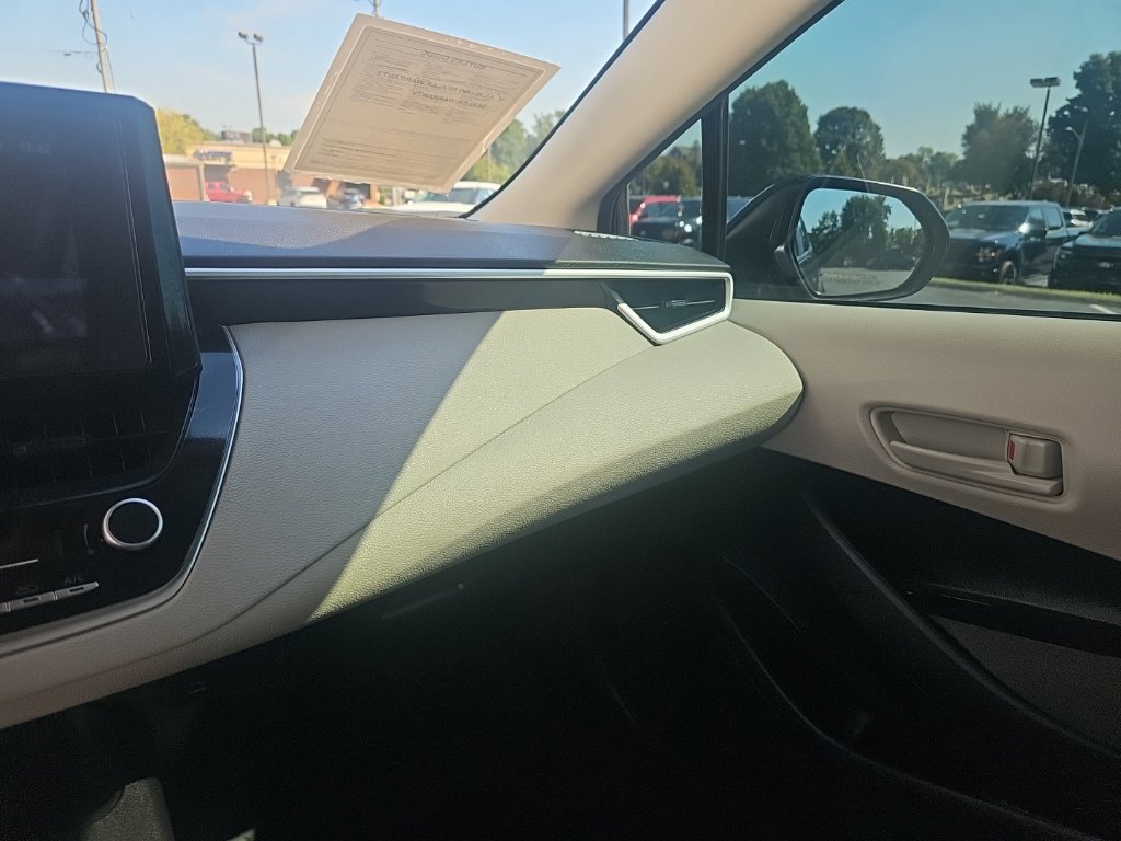 Used 2025 Toyota Corolla LE FWD image 19