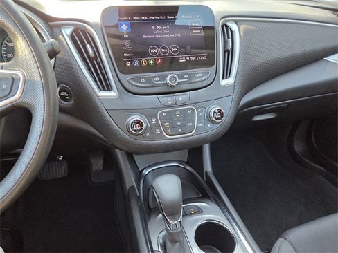 Used 2024 Chevrolet Malibu LT image 32