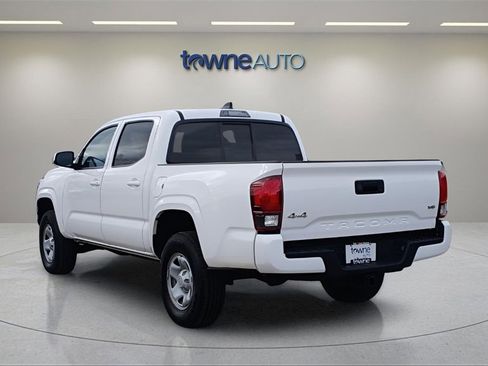 Used 2022 Toyota Tacoma SR image 3
