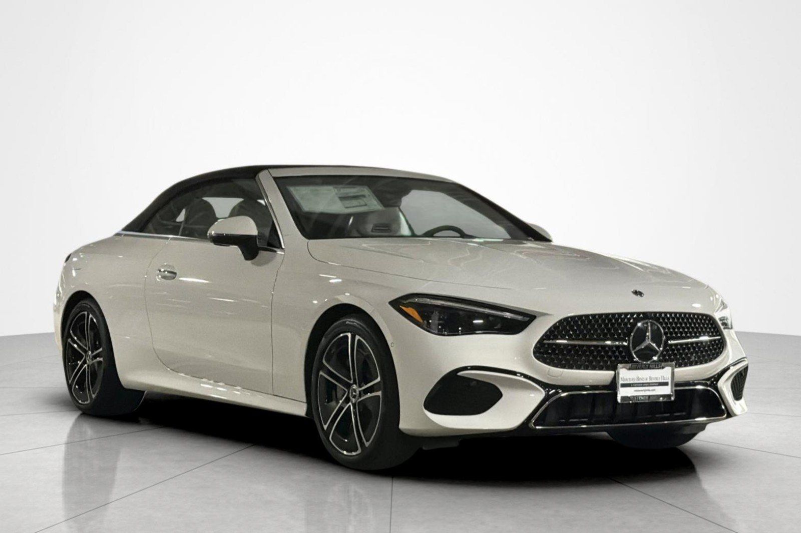 New 2027 Mercedes-Benz CLE 300 4MATIC Cabriolet image 9