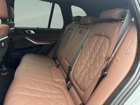 Used 2026 BMW X5 xDrive50e w/ Executive Package image 28