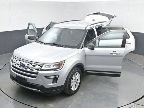 Used 2019 Ford Explorer XLT AWD/4WD image 51