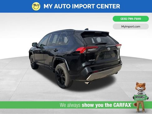 Used 2022 Toyota RAV4 SE w/ Convenience Package AWD/4WD image 4