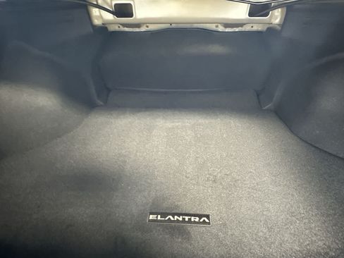 Used 2026 Hyundai Elantra SE FWD image 25