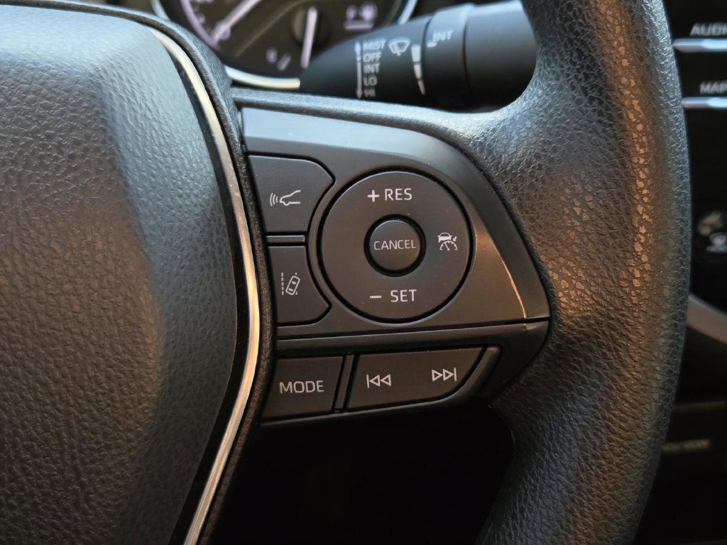 Used 2020 Toyota Camry LE FWD image 26