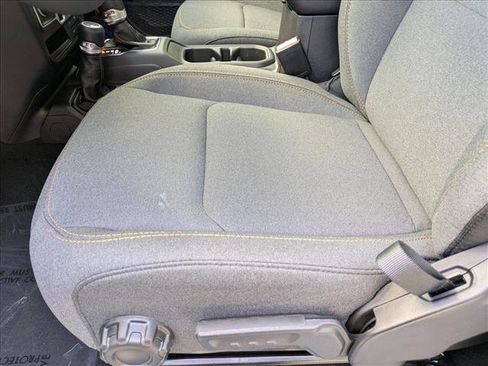 New 2025 Jeep Gladiator Sport image 4