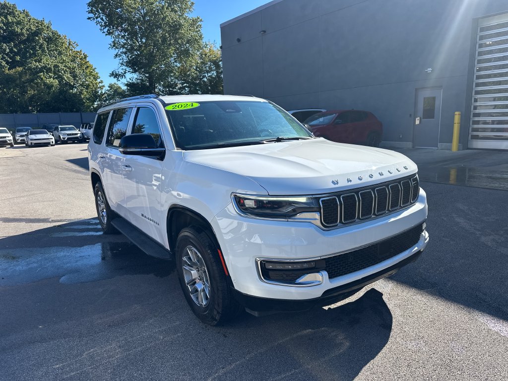 Used 2024 Jeep Wagoneer 4WD image 4