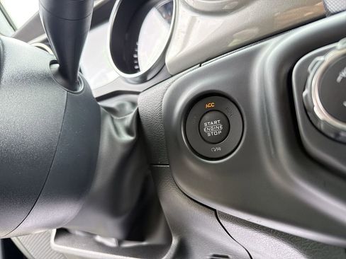 Used 2022 Jeep Wrangler Unlimited Sahara w/ LED Lighting Group AWD/4WD image 16