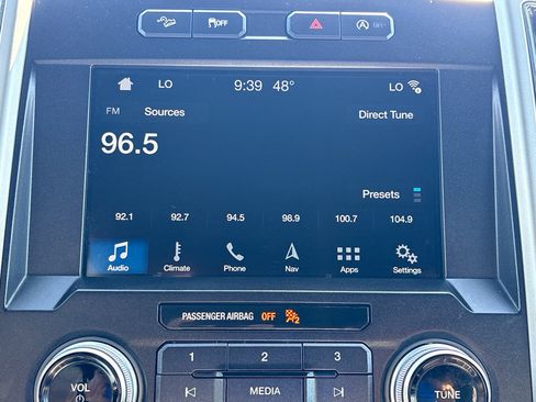 Used 2018 Ford F150 Lariat w/ Equipment Group 502A Luxury AWD/4WD image 21