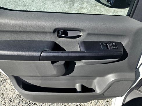 Used 2020 Nissan NV 2500 SV image 12