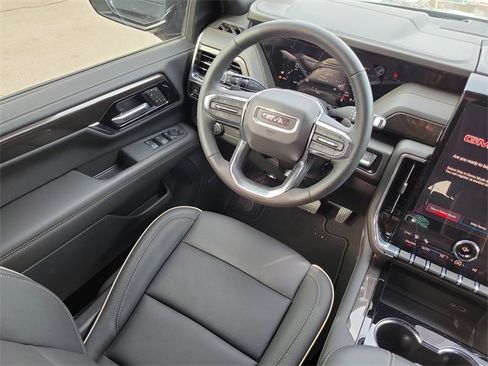 New 2026 GMC Yukon XL Elevation image 17