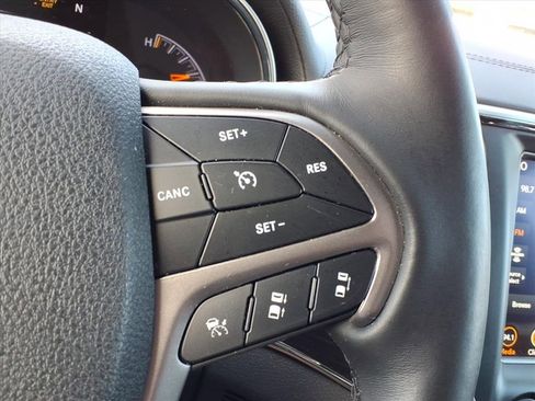Used 2018 Jeep Grand Cherokee High Altitude image 24