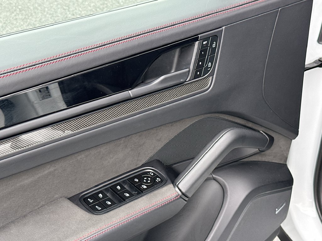 Certified 2025 Porsche Cayenne GTS AWD/4WD image 20