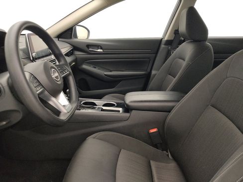 Used 2024 Nissan Altima 2.5 SV image 17