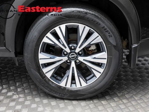 Used 2022 Nissan Rogue SV AWD/4WD image 8