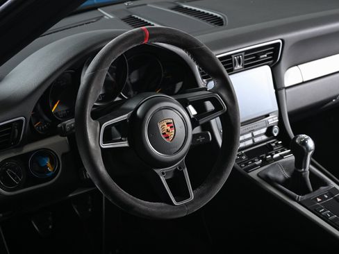 Used 2018 Porsche 911 GT3 RWD image 4