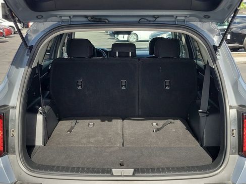 Used 2023 Kia Sorento LX image 25