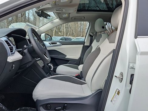 New 2026 Volkswagen Taos SE AWD/4WD image 10