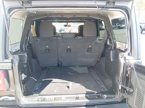 Used 2020 Jeep Wrangler Unlimited Sport S image 9