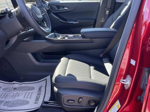 New 2026 Chevrolet Equinox LT w/ Convenience Package II image 18