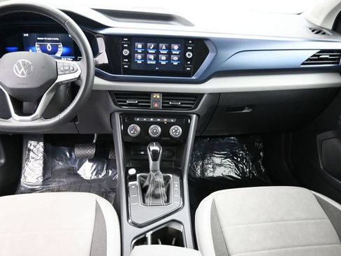Used 2023 Volkswagen Taos SE w/ Panoramic Sunroof Package FWD image 26