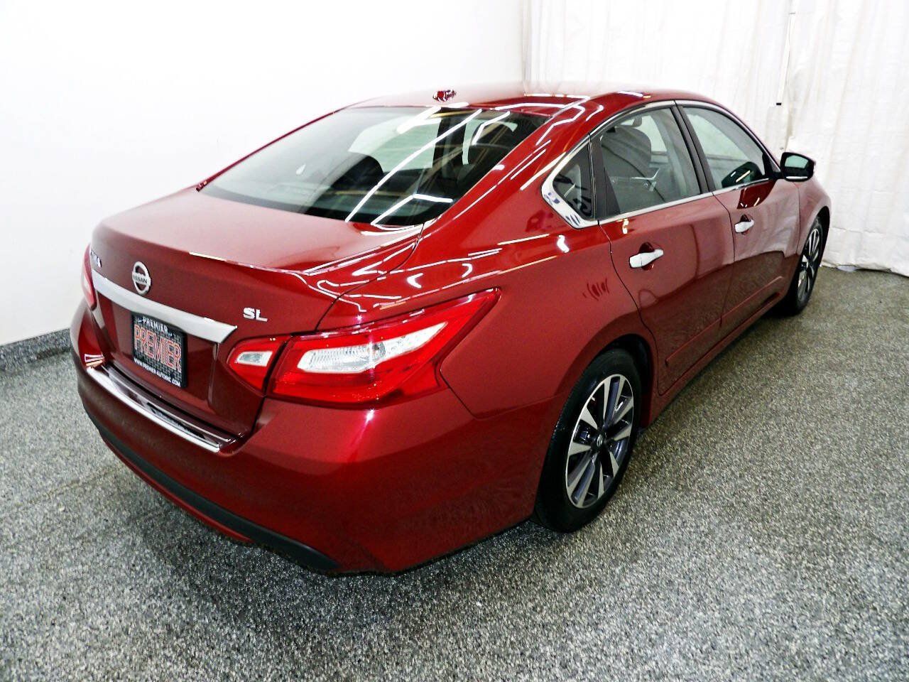 Used 2016 Nissan Altima 2.5 SL w/ 2.5 Technology w/LED Package FWD image 6