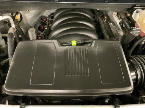 Used 2019 Chevrolet Silverado 1500 LT w/ Convenience Package AWD/4WD image 36