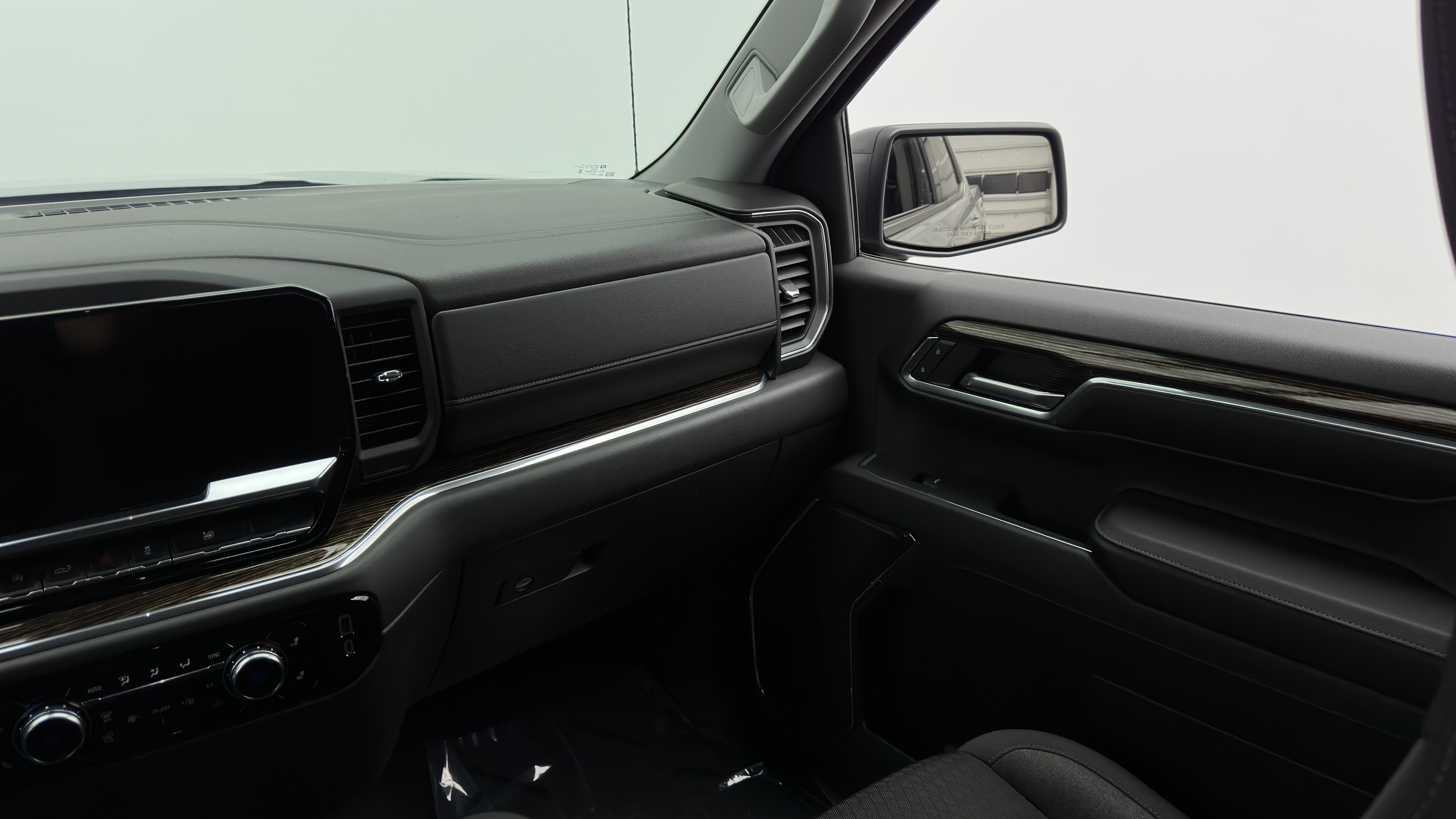 Used 2024 GMC Sierra 1500 Elevation AWD/4WD image 32