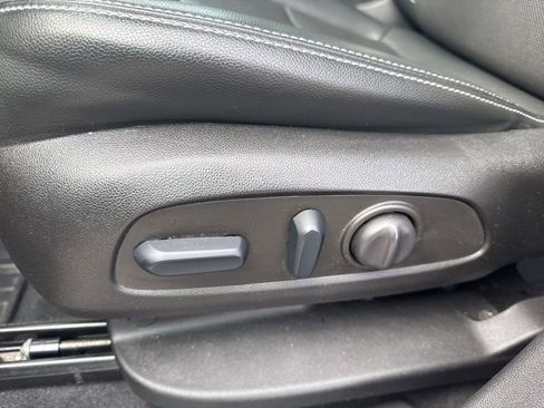 Used 2023 GMC Terrain SLT w/ Elevation Edition image 18