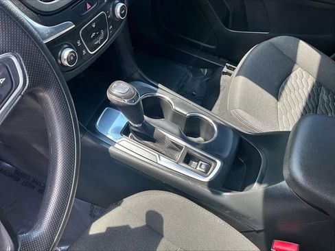 Used 2020 Chevrolet Equinox LT image 15