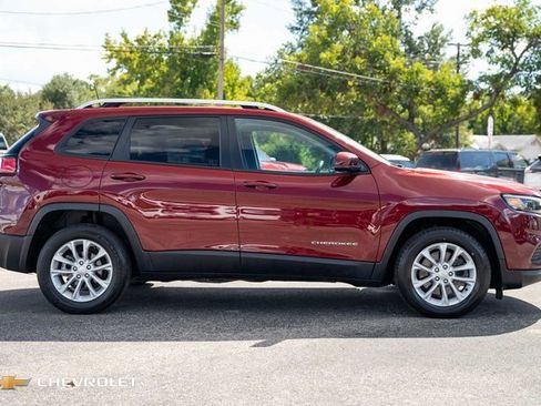 Used 2021 Jeep Cherokee Latitude image 4