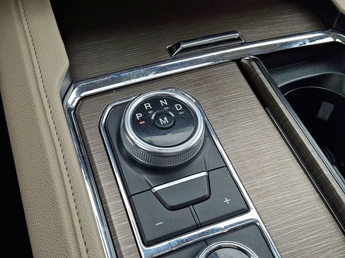 Used 2024 Ford Expedition Limited AWD/4WD image 19