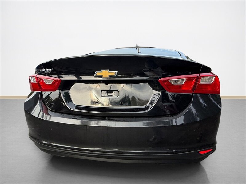 Used 2017 Chevrolet Malibu LS FWD image 7